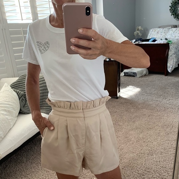 White T-shirt- brand new - Picture 3 of 5